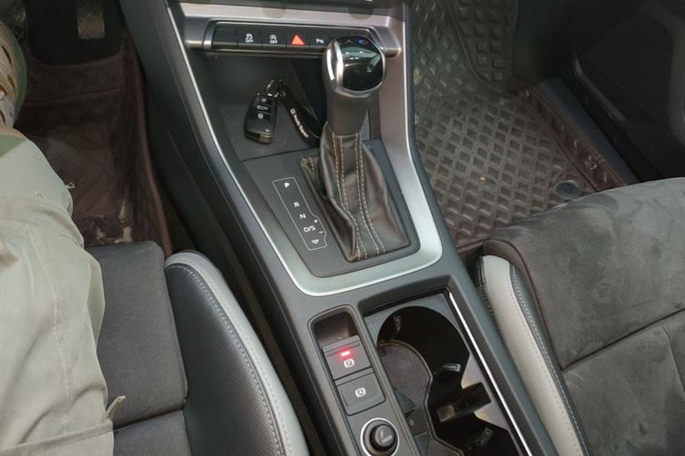 Audi Q3 2023 #14 Audi Q3 2023 car image #14