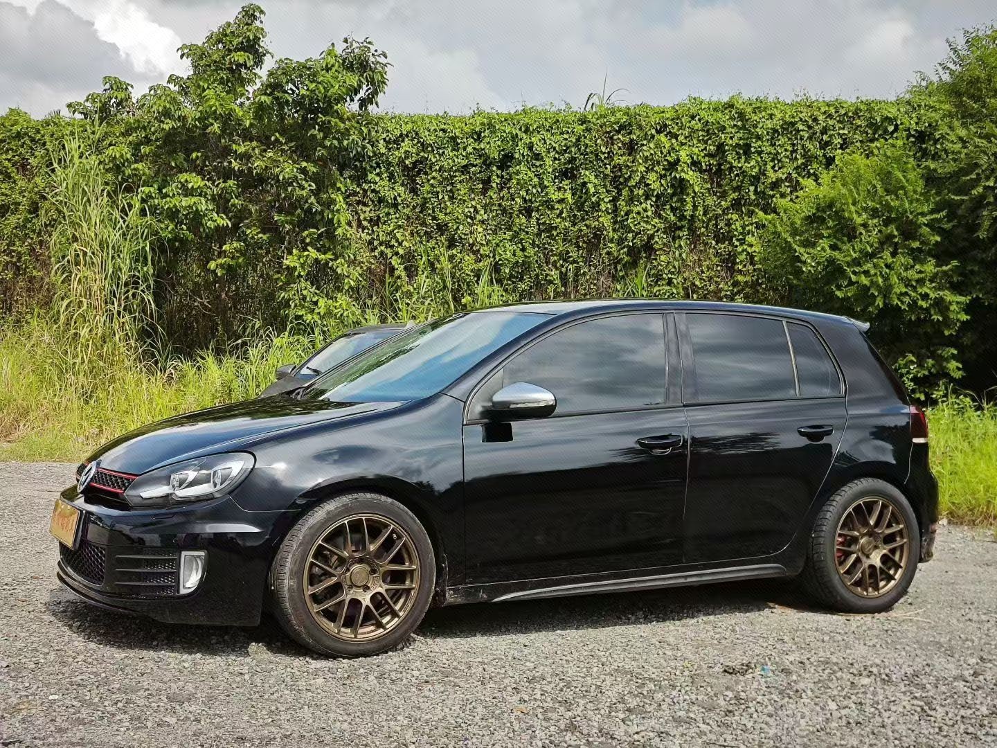 Volkswagen GolfGTI 2011 car image 