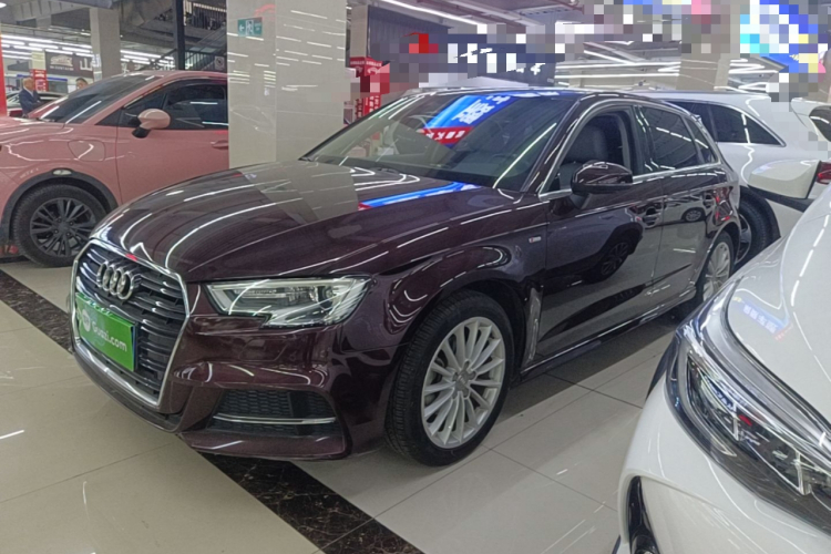 Audi A3 2018 immagine di auto #2