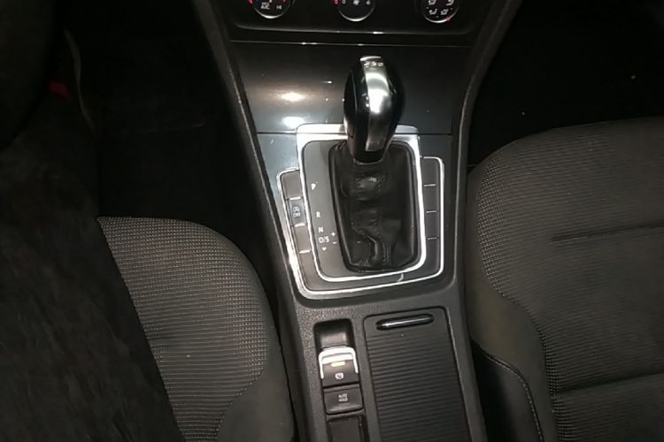 Volkswagen Golf 2018 #14 Volkswagen Golf 2018 car image #14