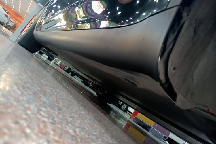 Tesla Model Y 2024 immagine di auto #27