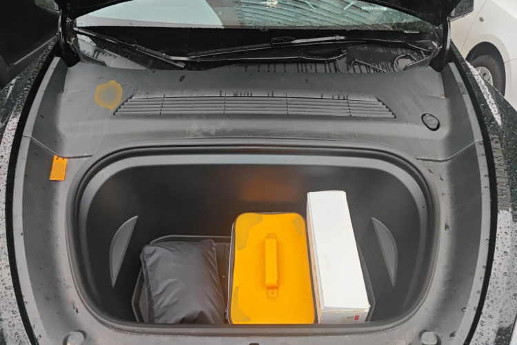 Tesla Model Y 2024 car image #22