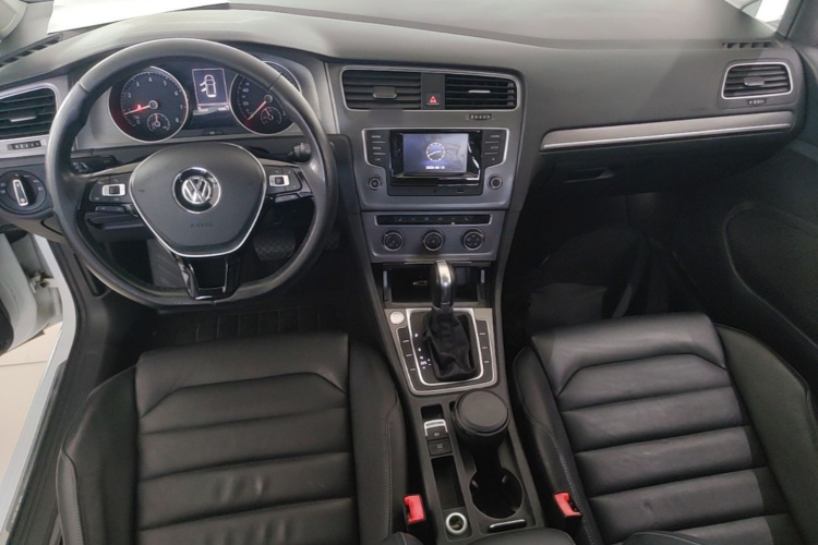 Volkswagen Golf 2016 car image #11