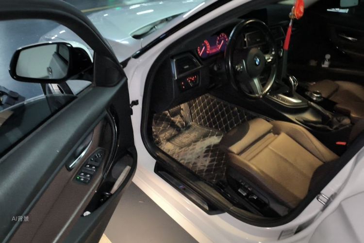 BMW 3 Series 2019 car image #18