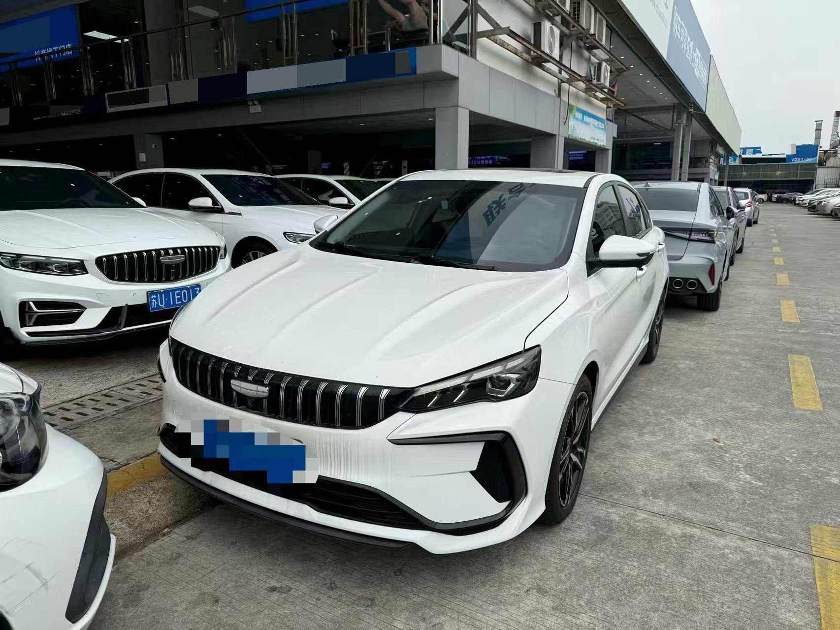 GEELY Binray 2024 immagine di auto 