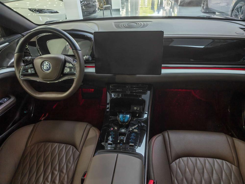 BYD Han 2025 immagine di auto #7