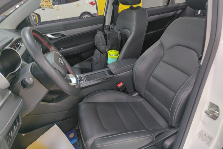 GEELY Emgrand 2021 car image #15