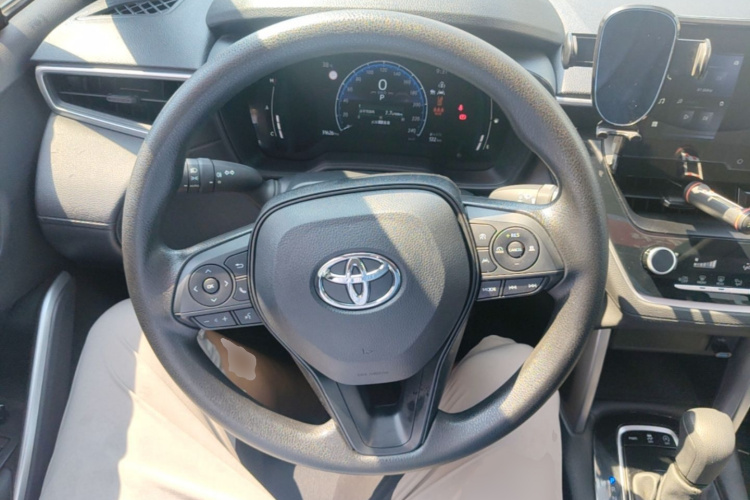 Toyota Corolla Cross 2024 car image #11