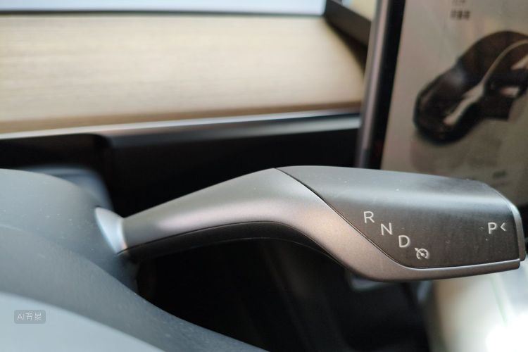 Tesla Model Y 2022 car image #16