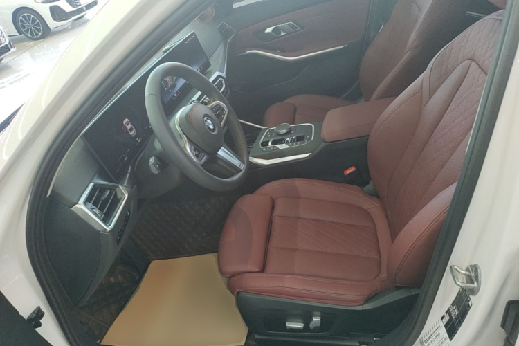 BMW 3 Series 2023 car image #15
