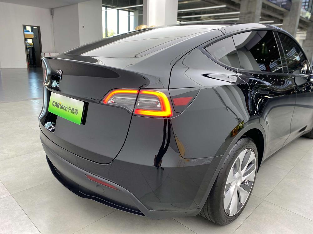 Tesla Model Y 2023 #9 Tesla Model Y 2023 car image #9
