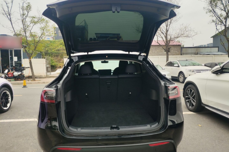 Tesla Model Y 2024 #19 Tesla Model Y 2024 immagine di auto #19