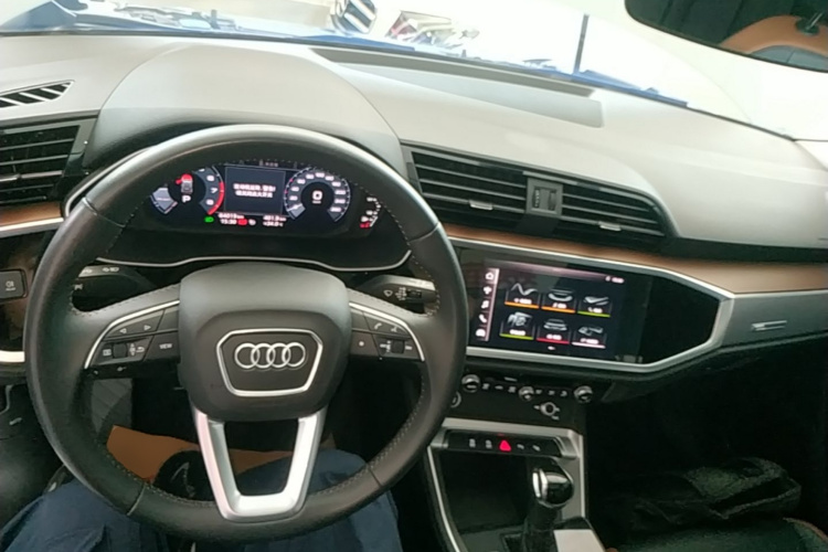 Audi Q3 2021 #10 Audi Q3 2021 car image #10