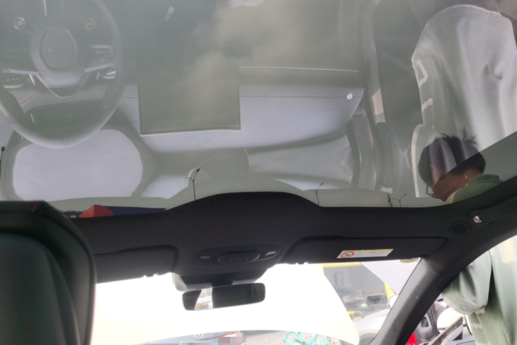 MI SU7 2024 immagine di auto #18