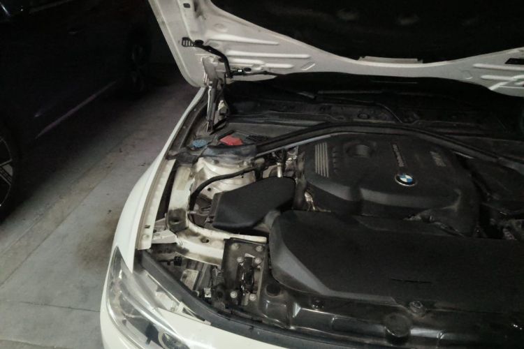 BMW 3 Series 2019 car image #28