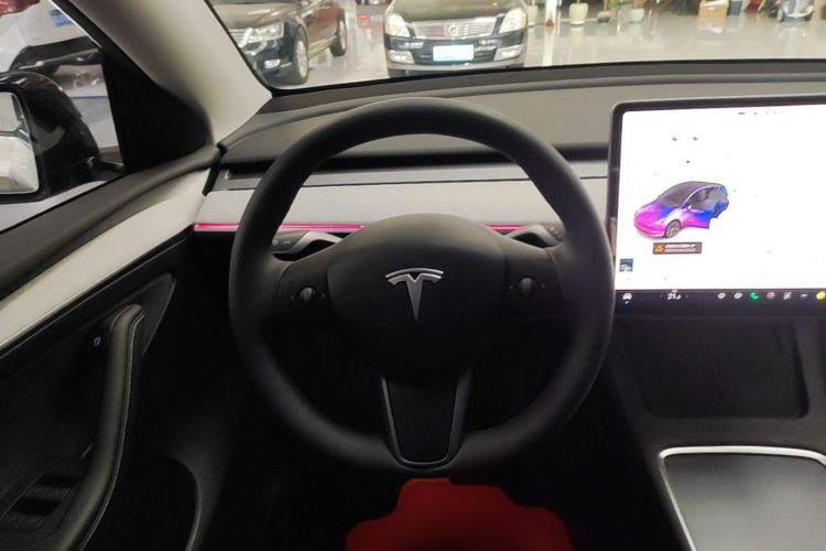 Tesla Model Y 2024 #15 Tesla Model Y 2024 car image #15