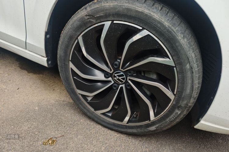 Volkswagen Golf 2022 car image #9