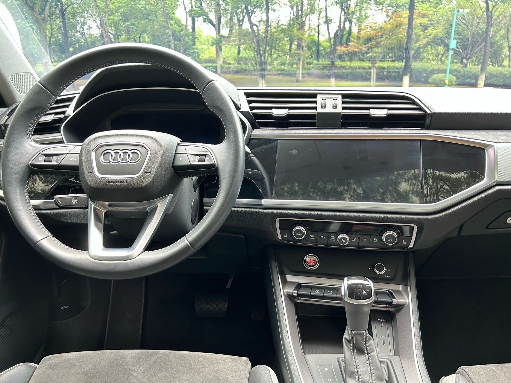 Audi Q3 2022 car image #12