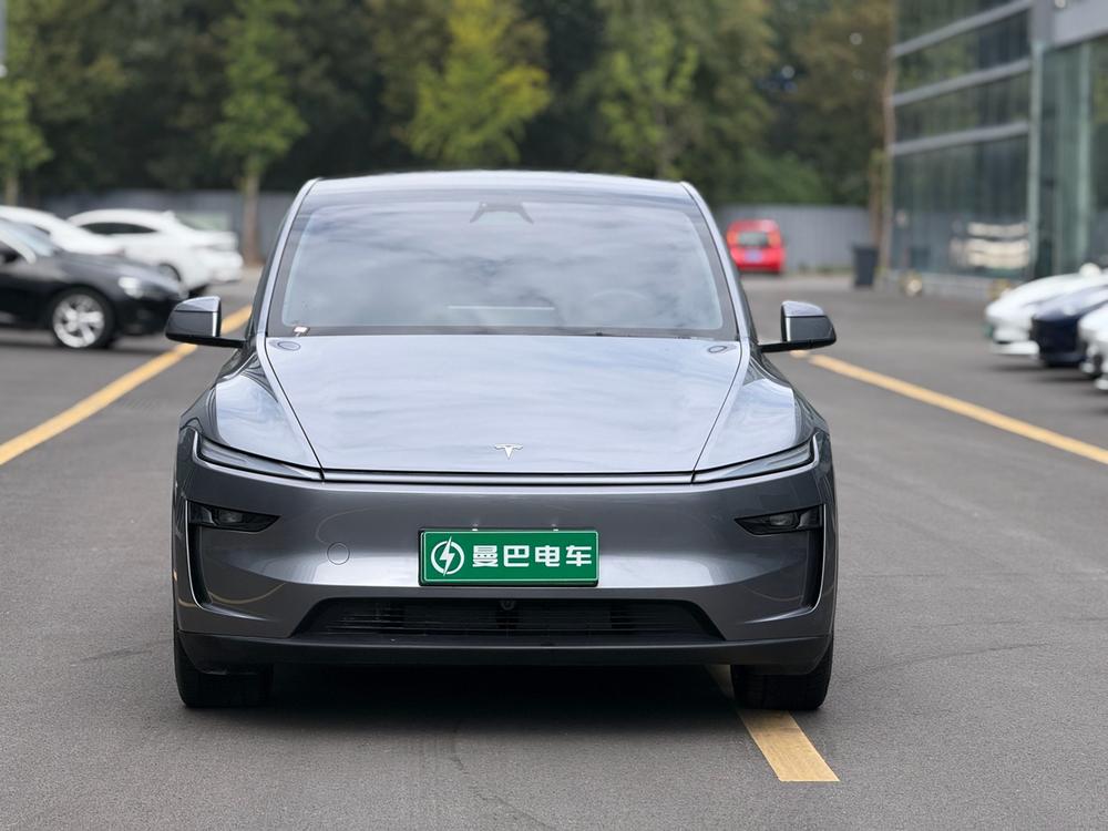 Tesla Model Y 2025 #2 Tesla Model Y 2025 car image #2