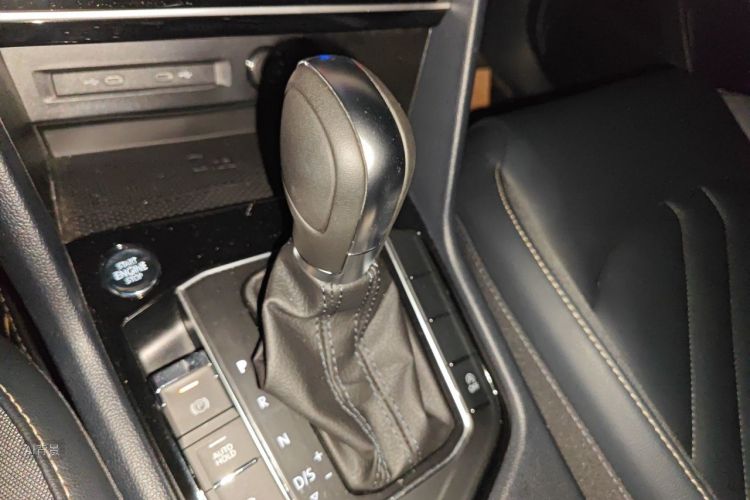 Volkswagen Tharu 2024 immagine di auto #16