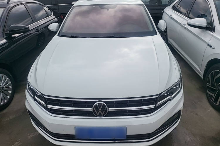 Volkswagen Bora 2022 car image #3