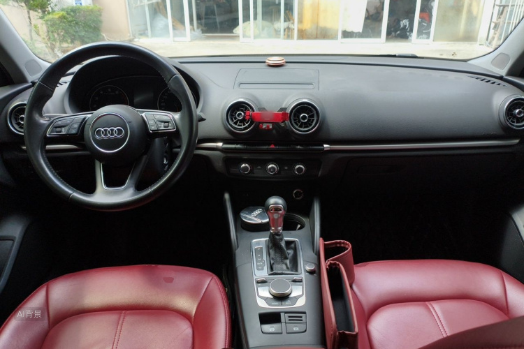 Audi A3 2019 car image #11
