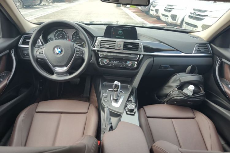 BMW 3 Series 2018 #10 BMW 3 Series 2018 immagine di auto #10