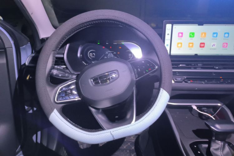 GEELY Emgrand 2024 car image #15