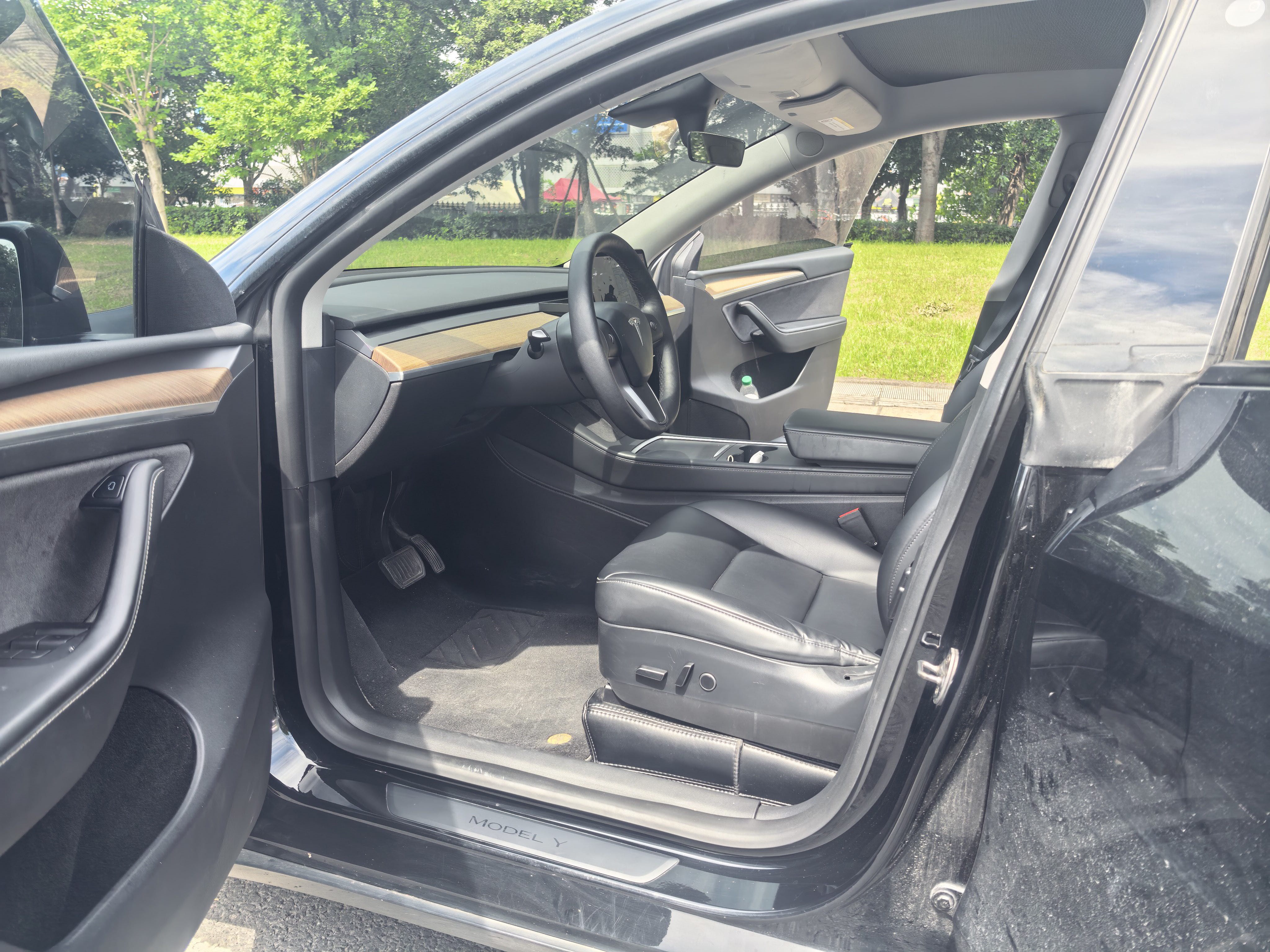 Tesla Model Y 2021 car image #6