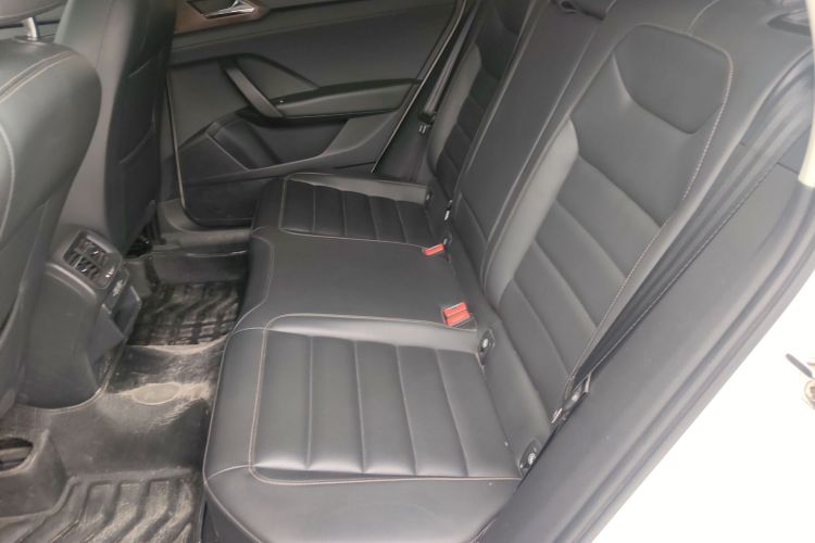 Volkswagen Tharu 2019 immagine di auto #13