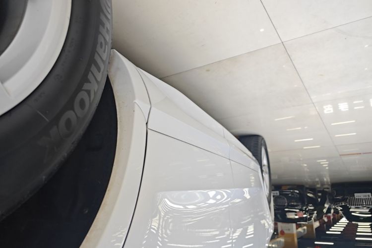 Audi Q3 2018 car image #27