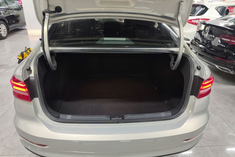 Volkswagen Lavida 2019 #19 Volkswagen Lavida 2019 صورة سيارة #19