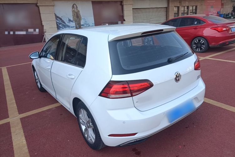 Volkswagen Golf 2018 car image #7