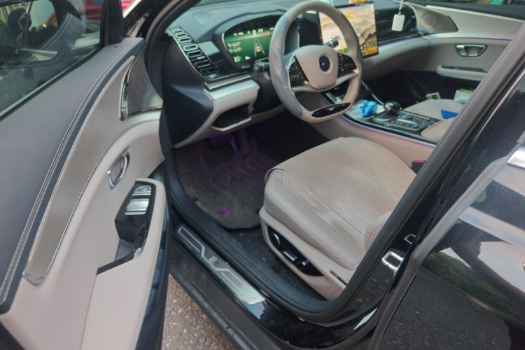 BYD Han 2024 car image #9