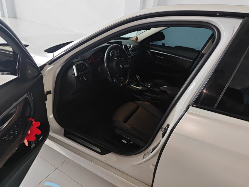 BMW 3 Series 2018 #2 BMW 3 Series 2018 car image #2