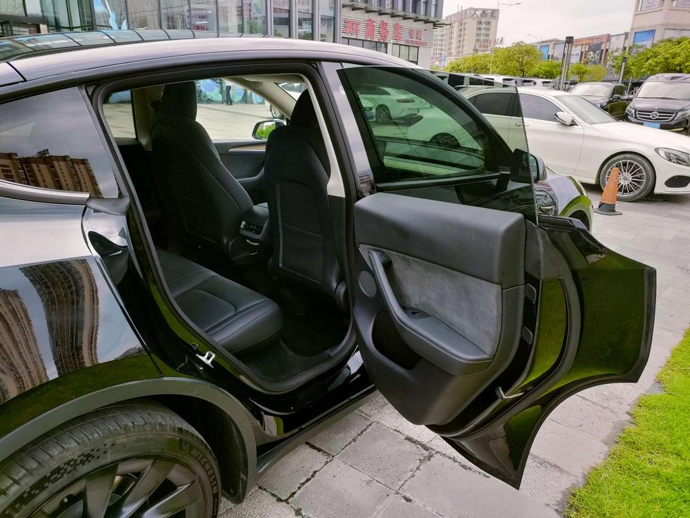 Tesla Model Y 2021 #18 Tesla Model Y 2021 car image #18