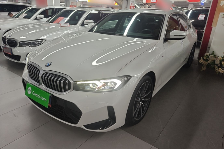 BMW 3 Series 2024 car image #2