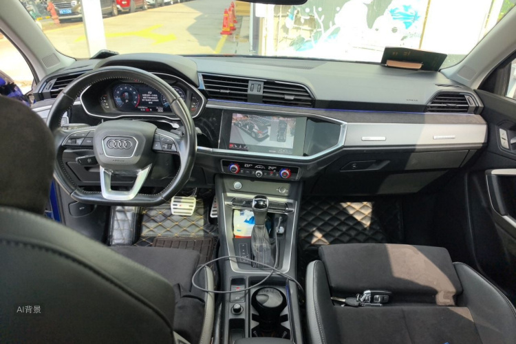 Audi Q3 2019 car image #11
