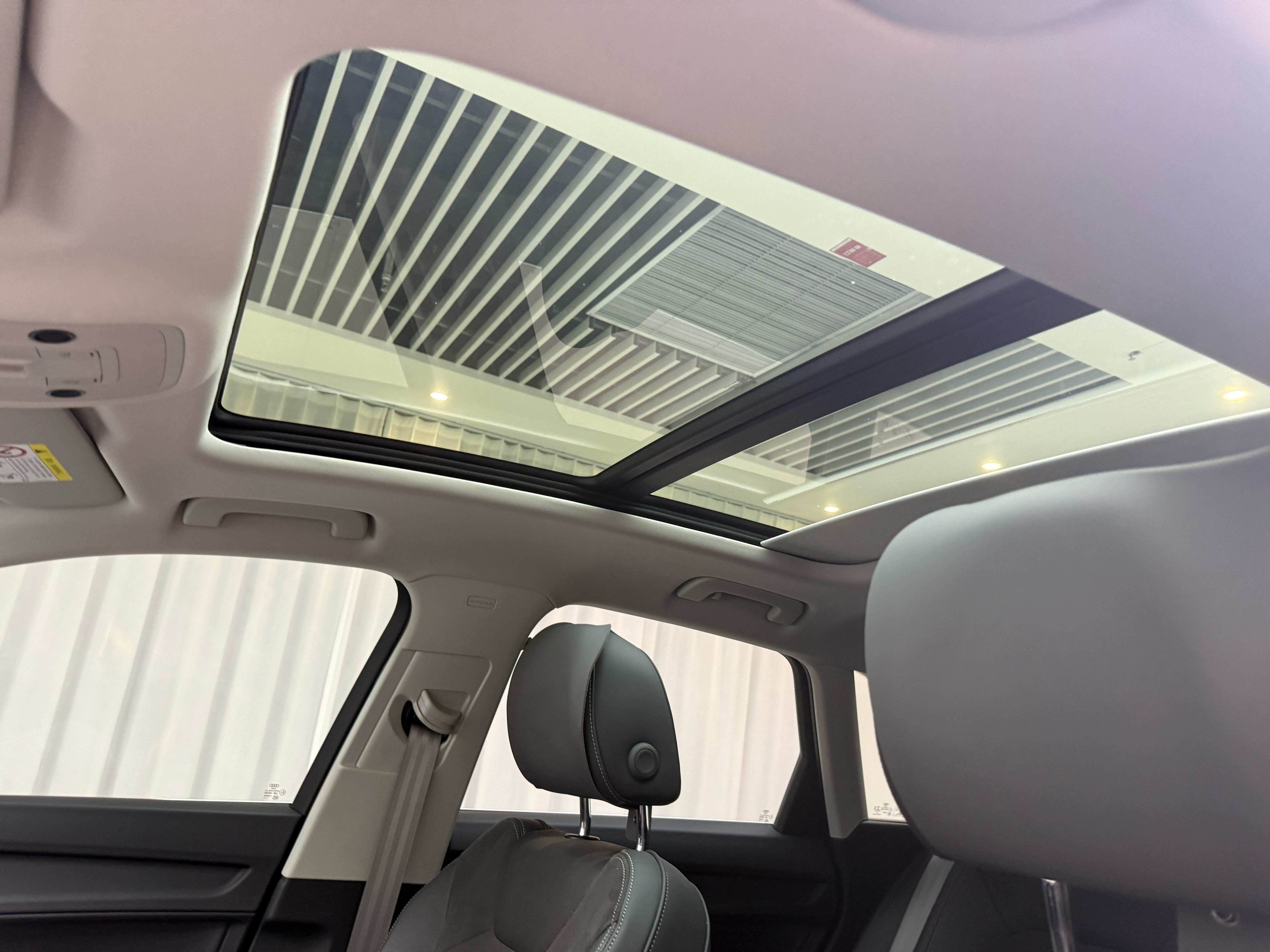 Audi Q3 2023 car image #8