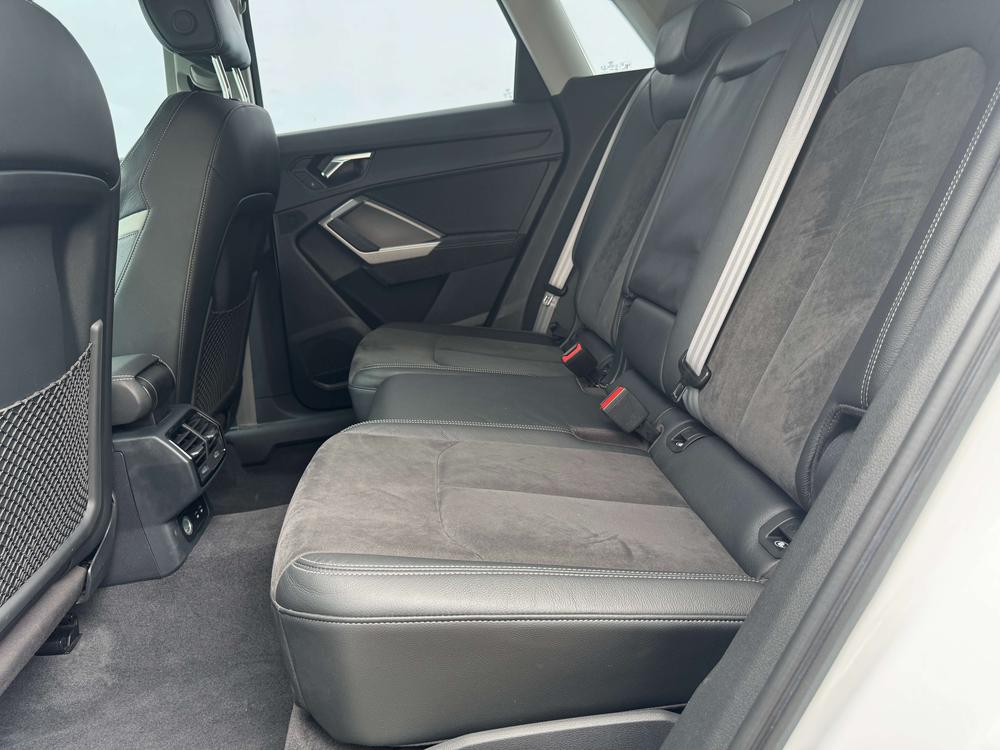 Audi Q3 2021 car image #25