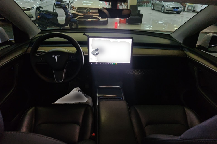Tesla Model Y 2021 #10 Tesla Model Y 2021 car image #10