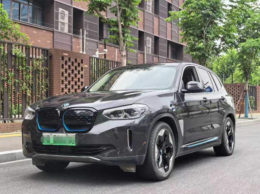 BMW iX3 2021 صورة سيارة 
