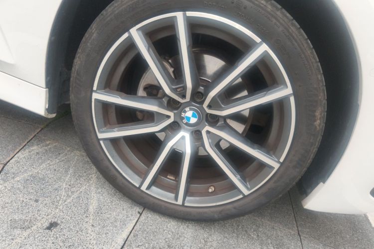 BMW 3 Series 2025 car image #9