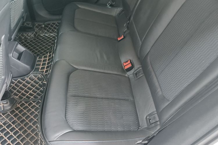 Audi A3 2018 car image #17