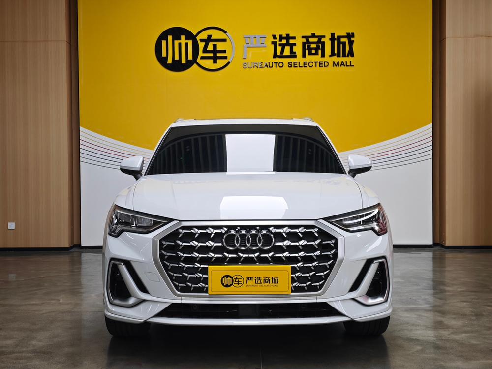 Audi Q3 2023 car image #2
