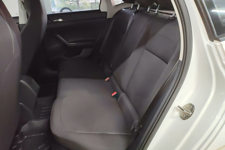 Volkswagen Polo 2021 صورة سيارة #13