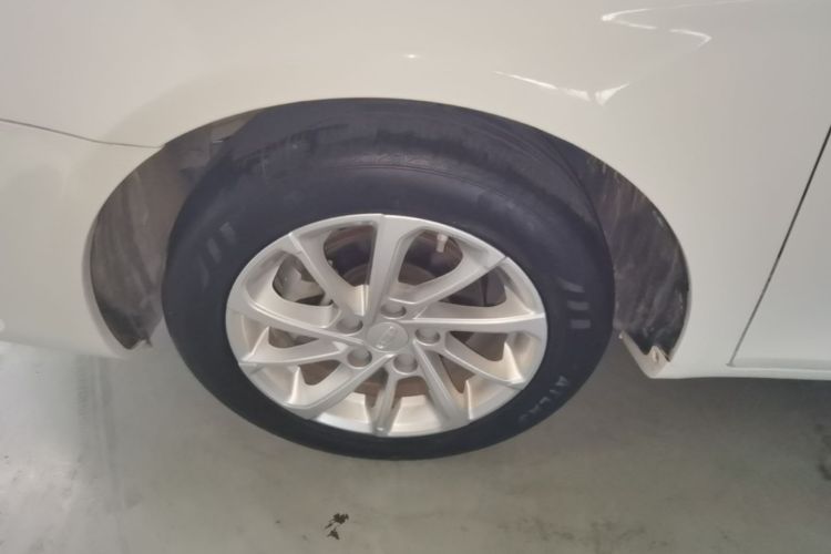 GEELY Emgrand 2021 car image #9