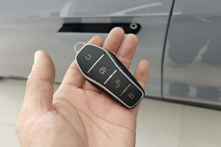 BYD Han 2025 car image #9