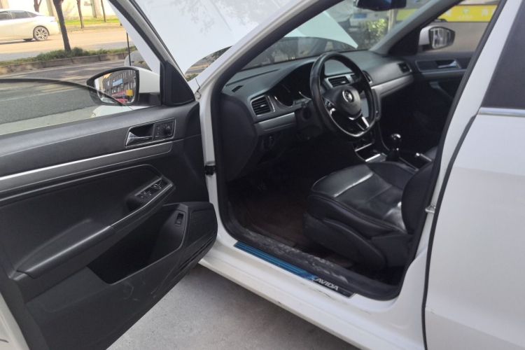 Volkswagen Lavida 2016 car image #9