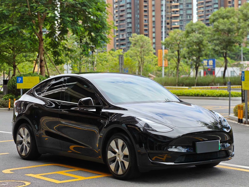 Tesla Model Y 2022 car image #3
